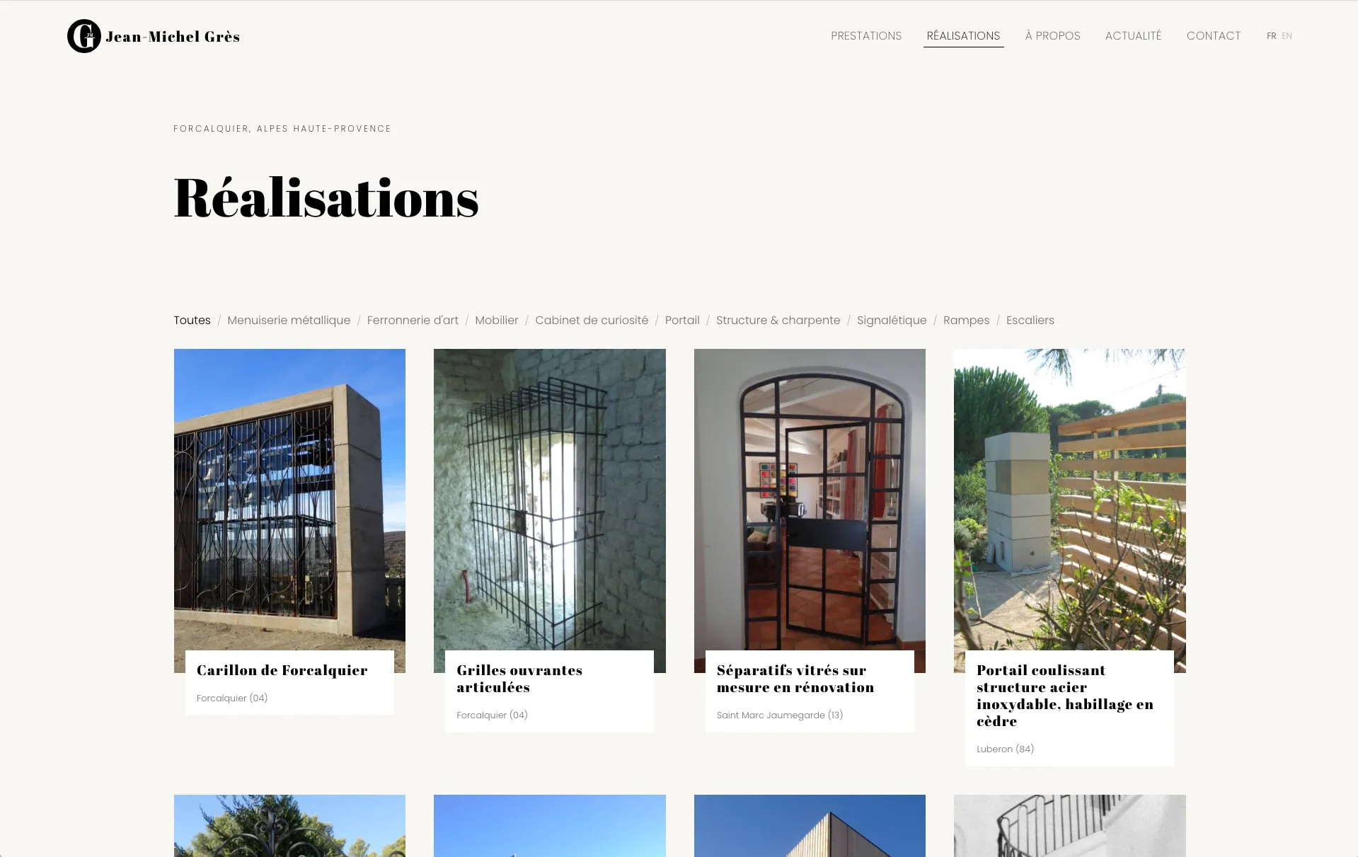 Le catalogue de réalisations, filtrable par type d'ouvrage, en grille de vignettes légendées