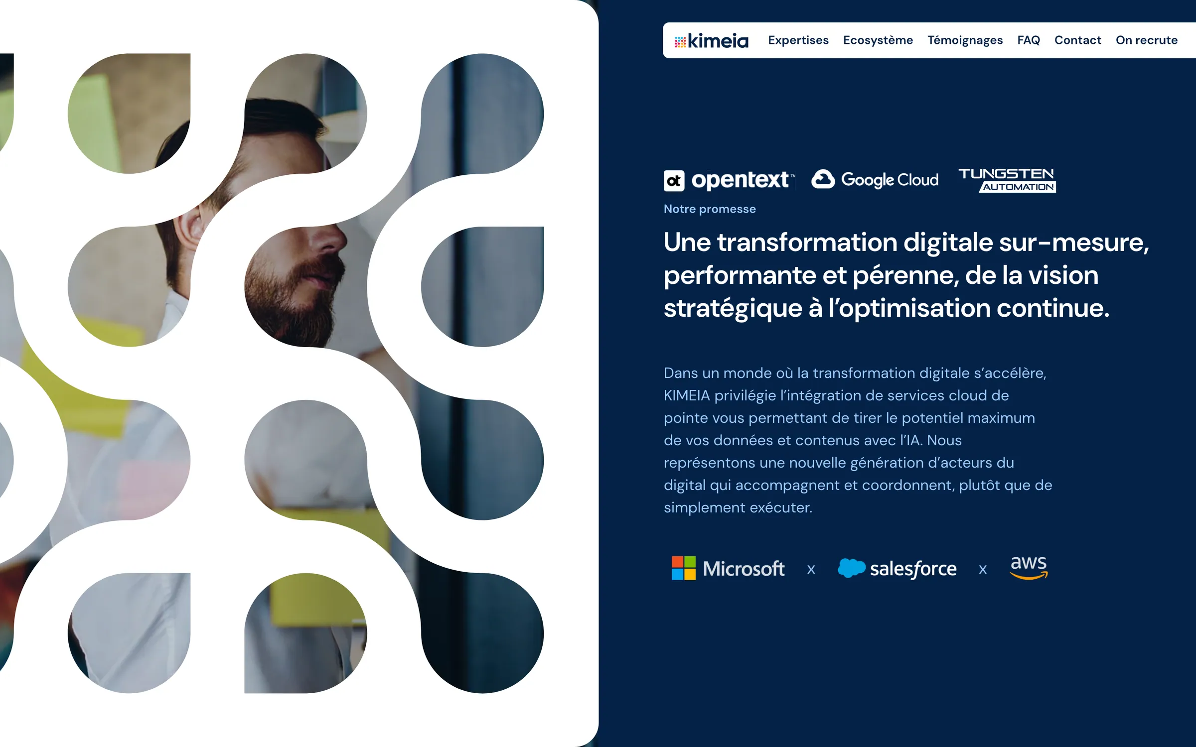 Panneau du site Kimeia : à gauche une photographie découpée par les formes du monogramme, à droite la promesse du groupe sur aplat bleu marine